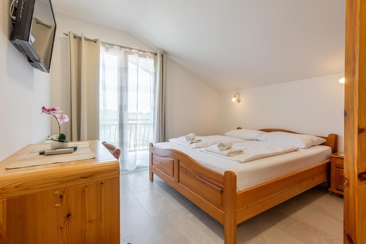 Bed & Breakfast Maki Biograd Na Moru Exterior foto